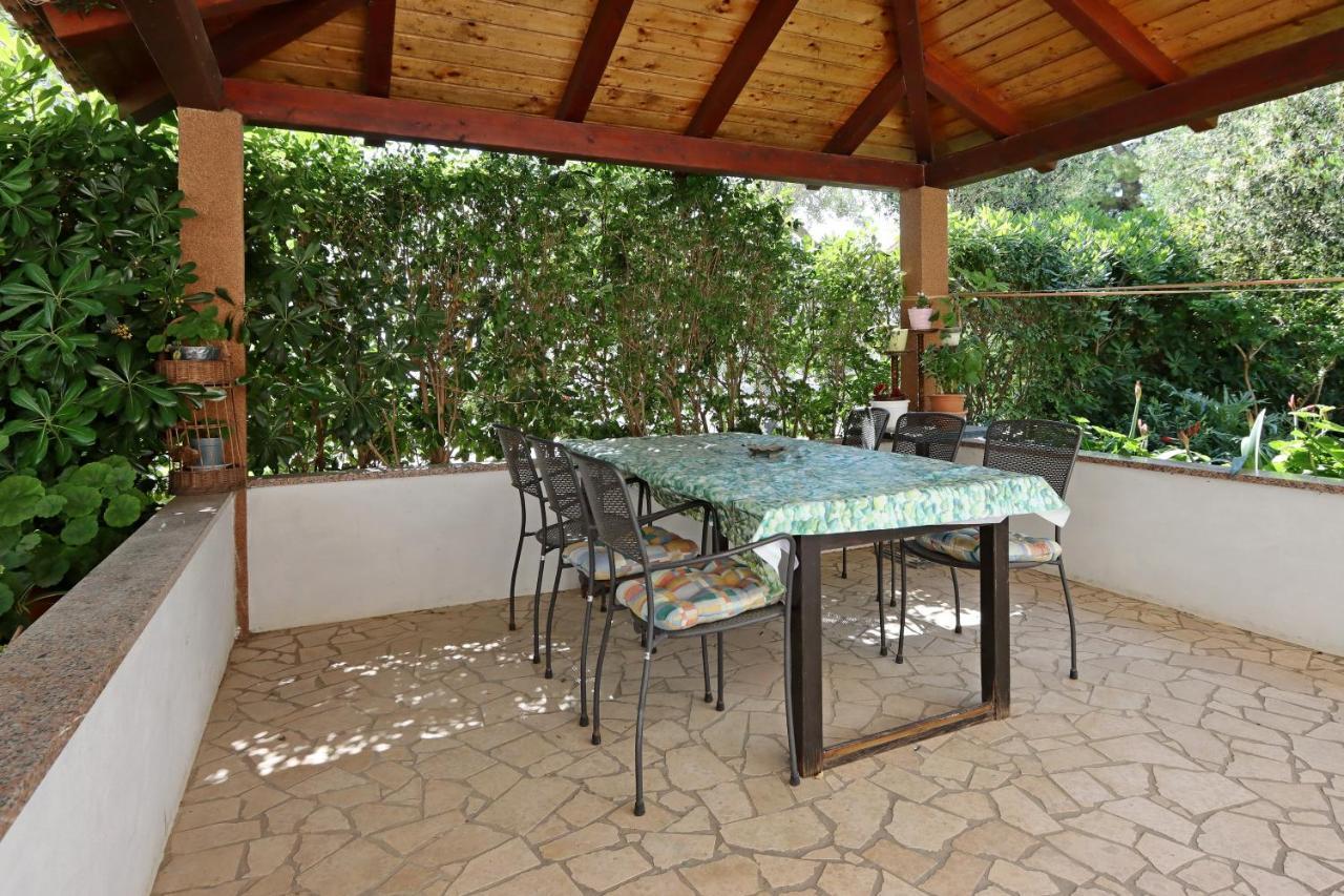 Apartments And Rooms By The Sea Banjol, Rab - 19692 المظهر الخارجي الصورة