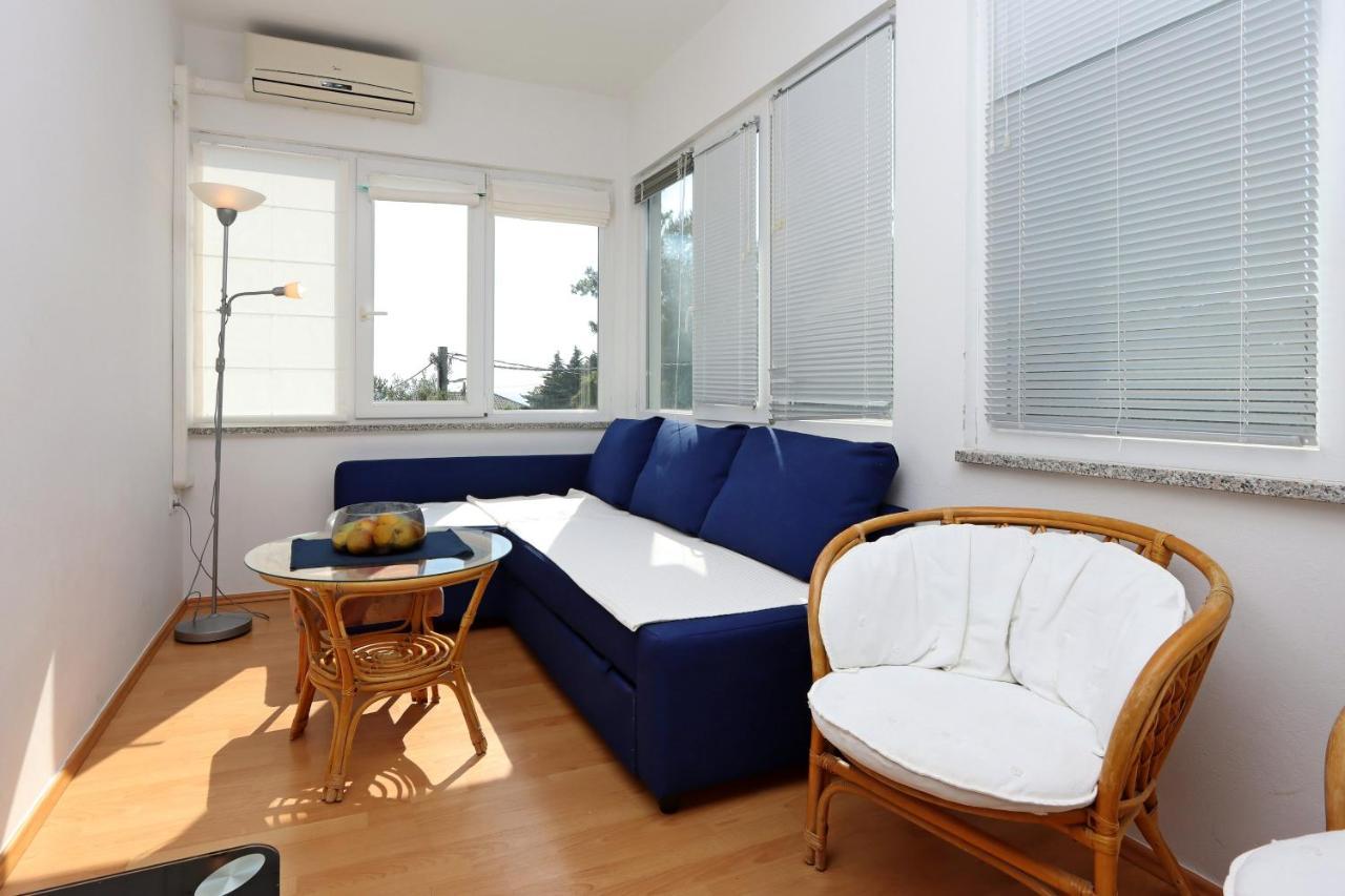 Apartments And Rooms By The Sea Banjol, Rab - 19692 المظهر الخارجي الصورة
