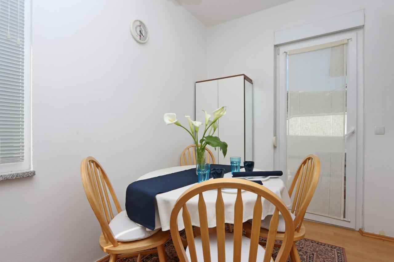 Apartments And Rooms By The Sea Banjol, Rab - 19692 المظهر الخارجي الصورة