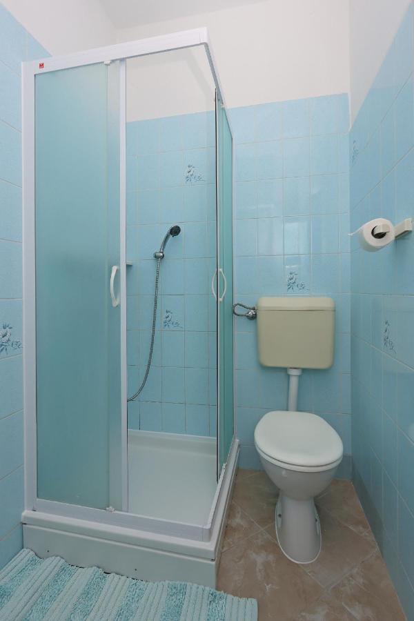 Apartments And Rooms By The Sea Banjol, Rab - 19692 المظهر الخارجي الصورة