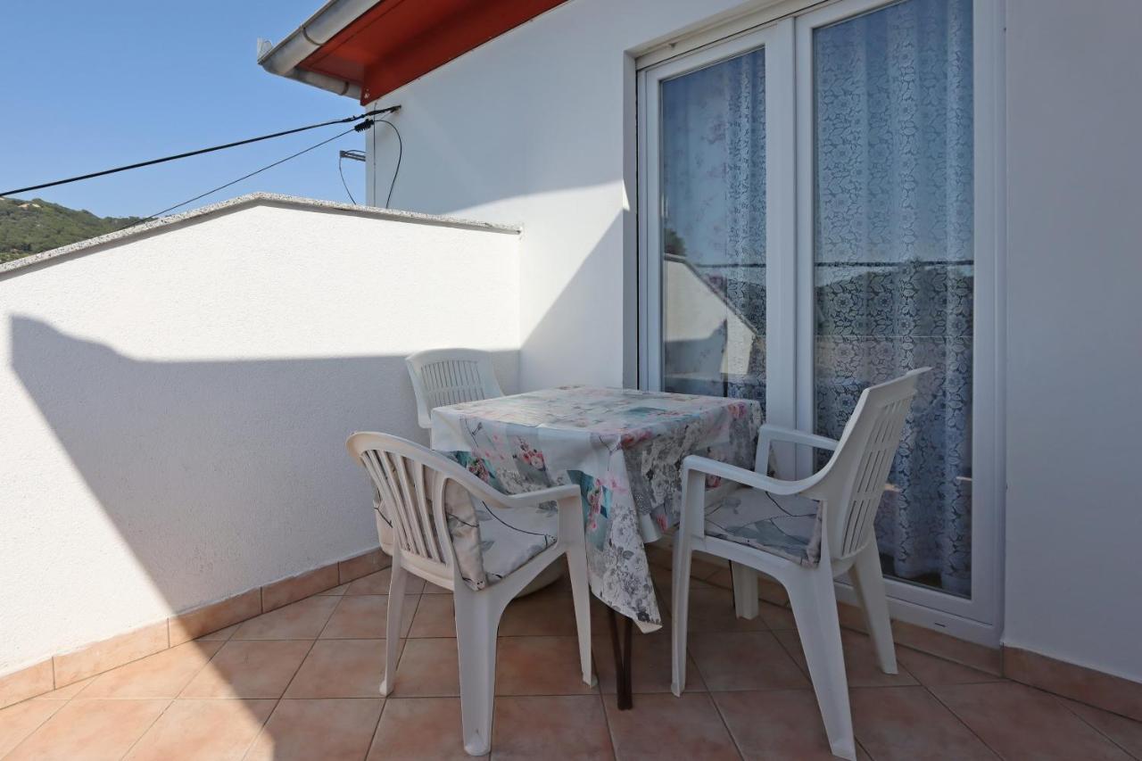 Apartments And Rooms By The Sea Banjol, Rab - 19692 المظهر الخارجي الصورة